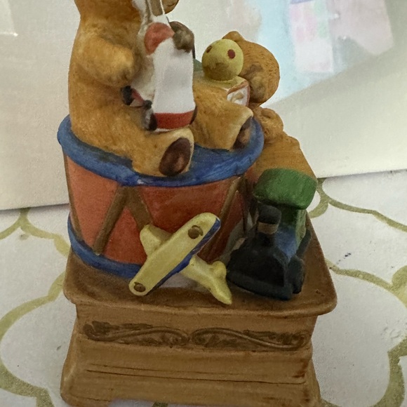 Music box Vintage Bear with toys EUC
Video down below music box works❤️ - Picture 5 of 12